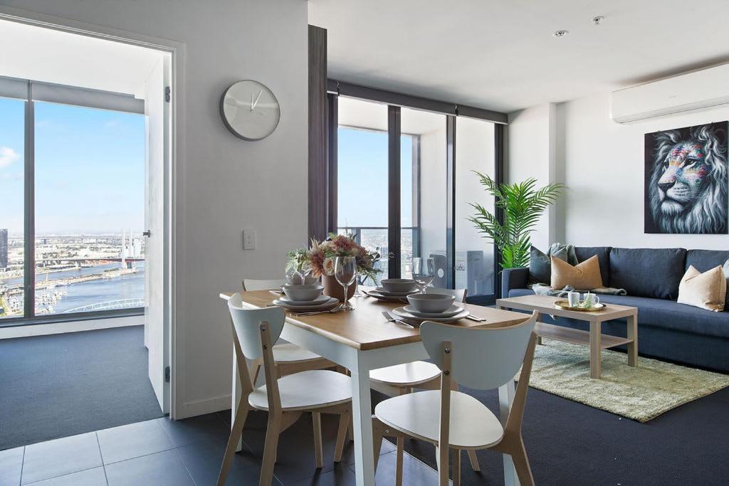 A Modern 2br With Harbour Views Free Parking Melbourne
