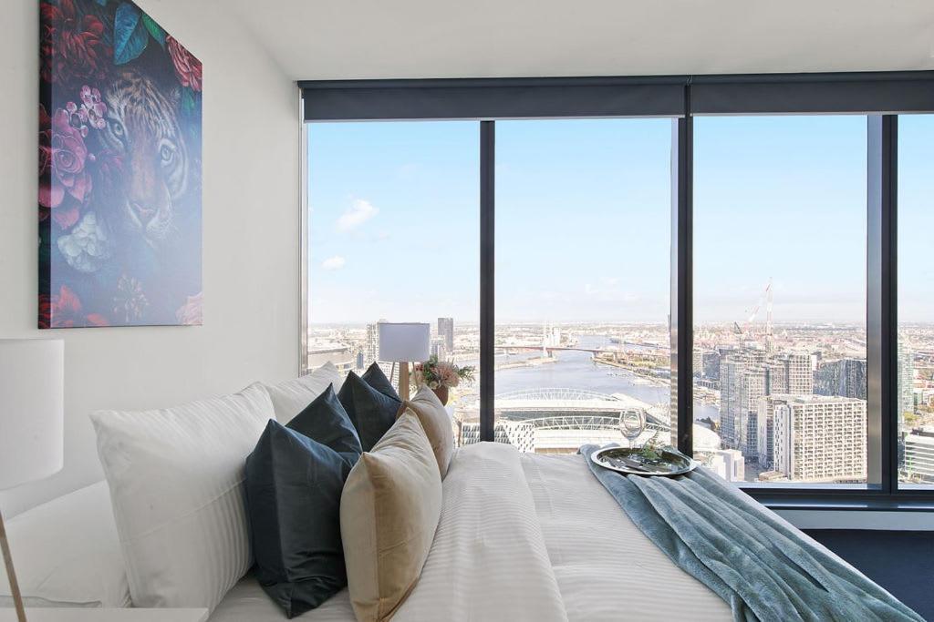 A Modern 2br With Harbour Views Free Parking Apartment *