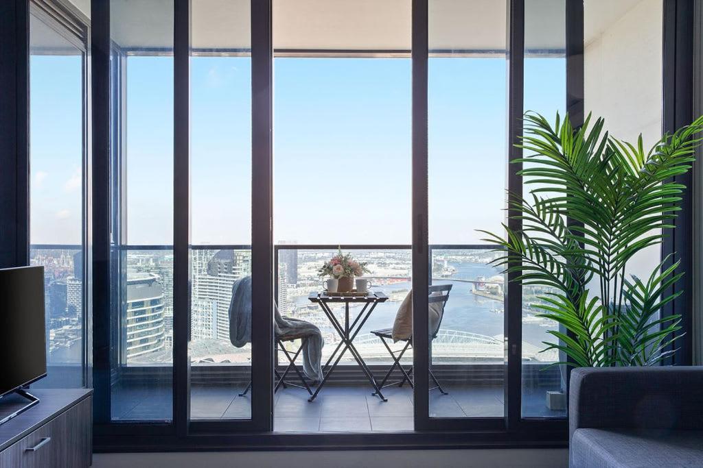 A Modern 2br With Harbour Views Free Parking Apartment Melbourne