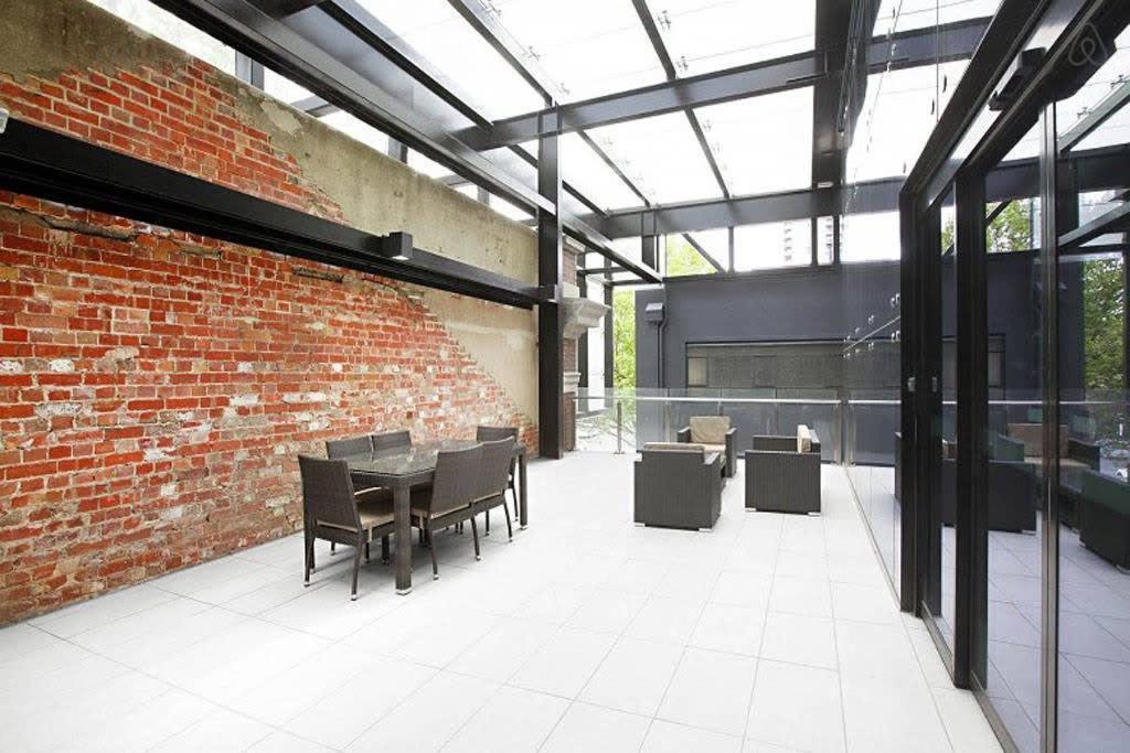 A Modern 2br With Harbour Views Free Parking Apartment